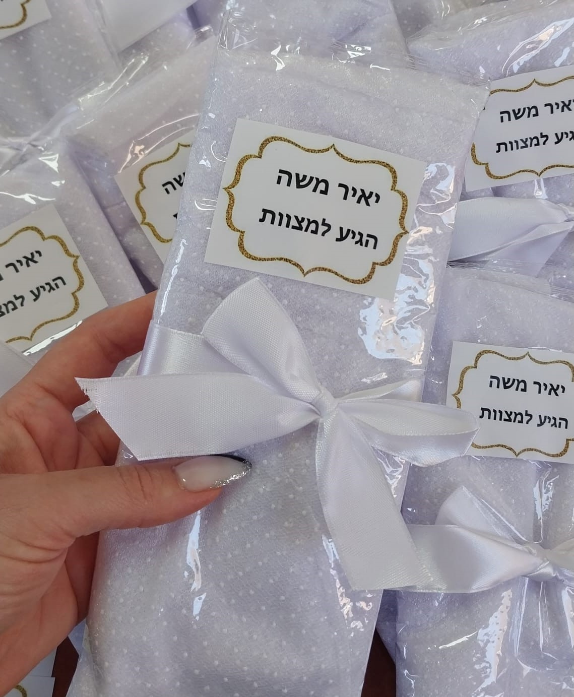 מטפחתת ראש עם פפיון ומיתוג